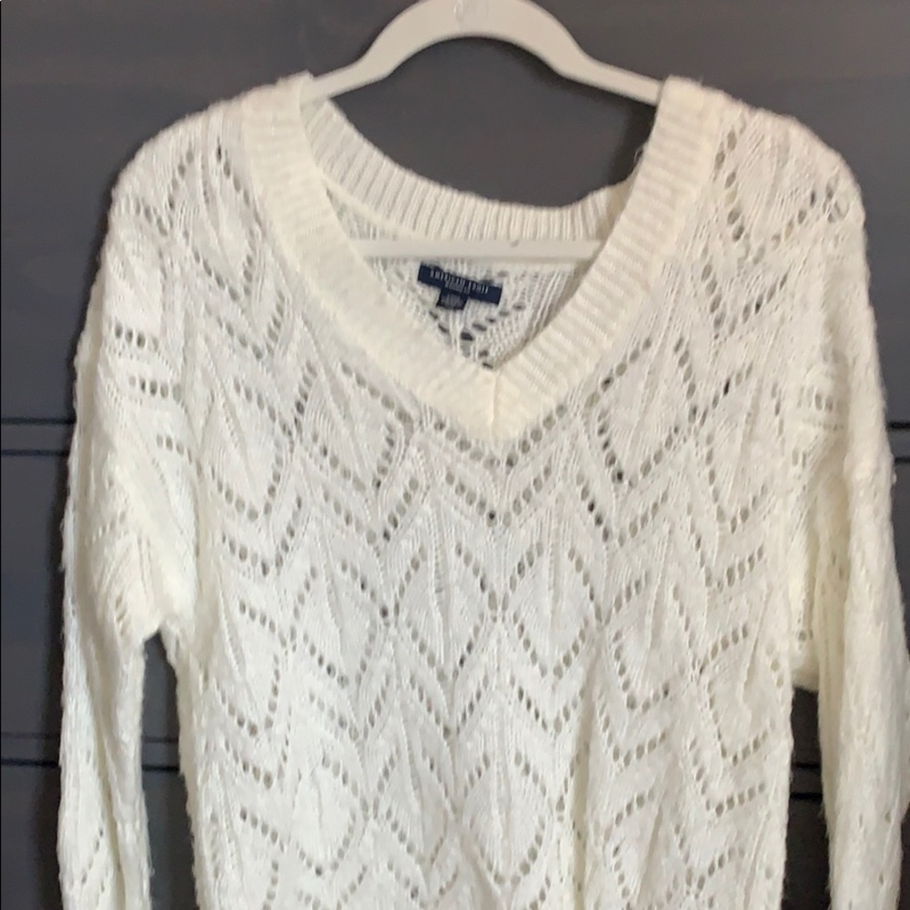 American eagle v neck sweater